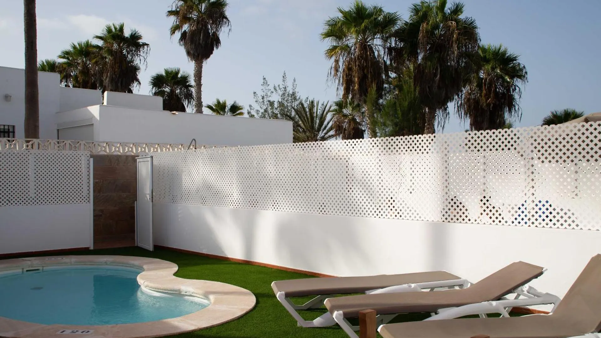 Galera Beach Boutique Art Villas With Private Pools, Free Wifi & Bbq, Corralejo By Amazzzing Travel