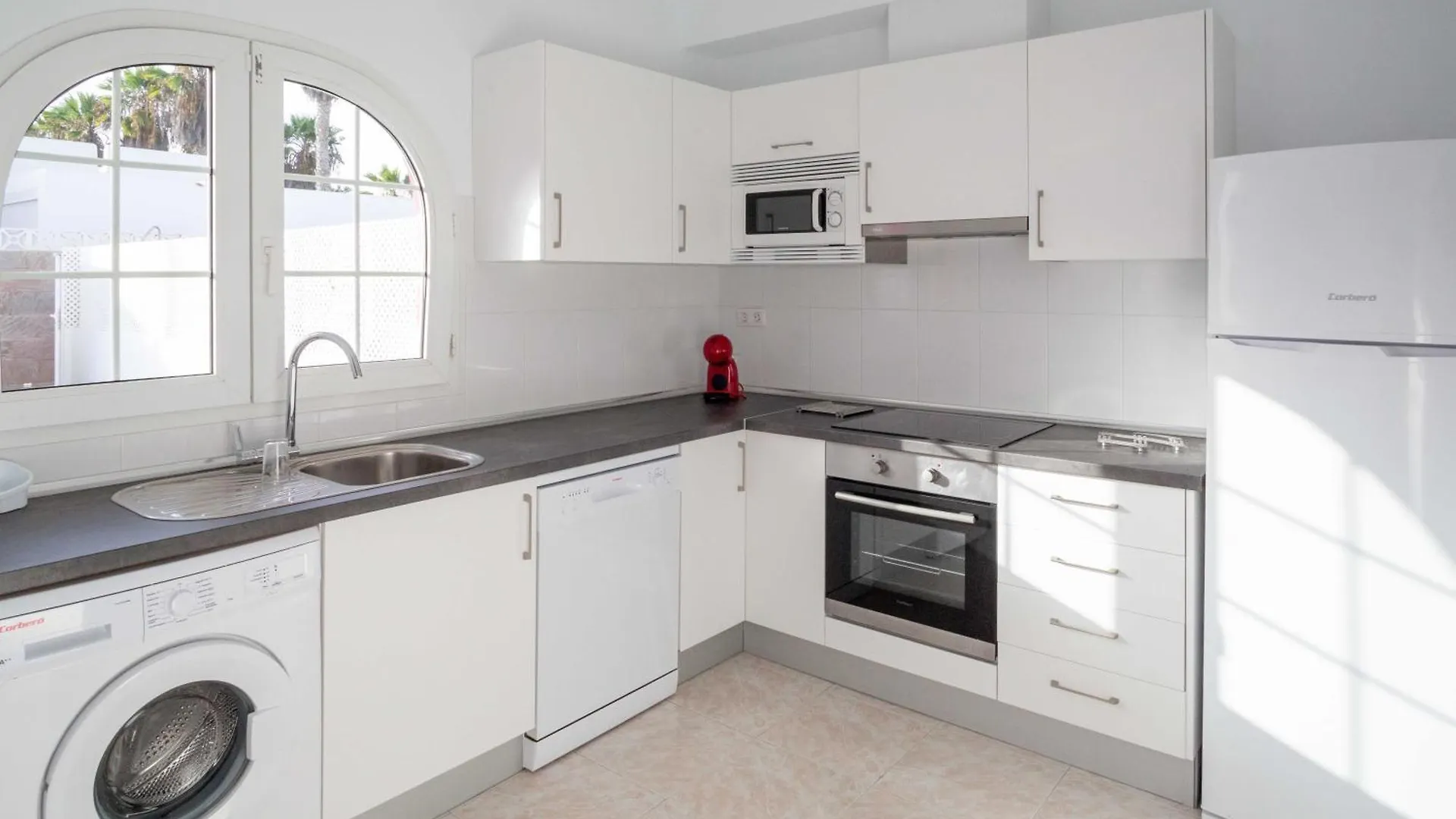 Galera Beach Boutique Art Villas With Private Pools, Free Wifi & Bbq, Corralejo By Amazzzing Travel